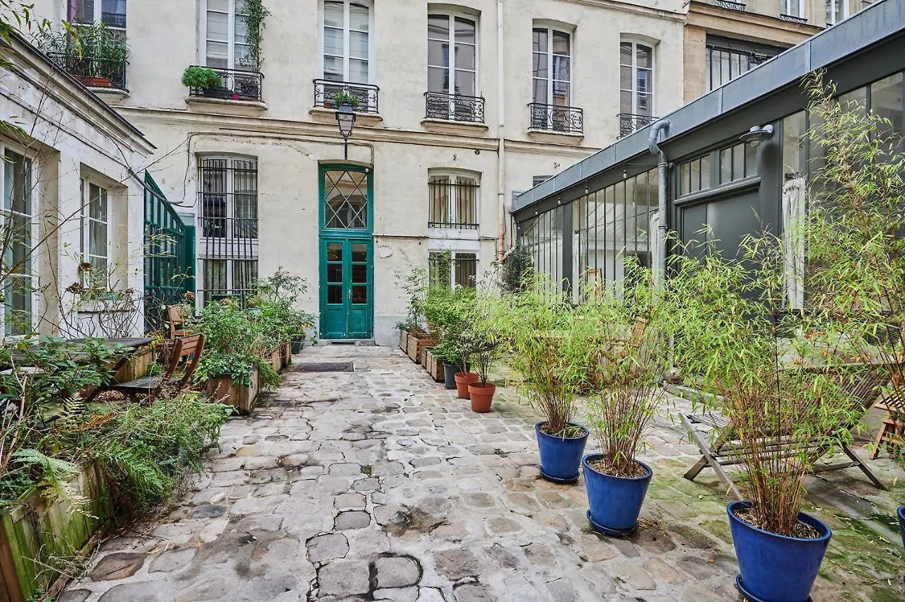 Centrer Of By Prestige * Paris